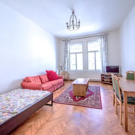 Apartments Vezenska Prague Exterior photo