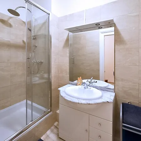 Apartments Vezenska Prague Exterior photo