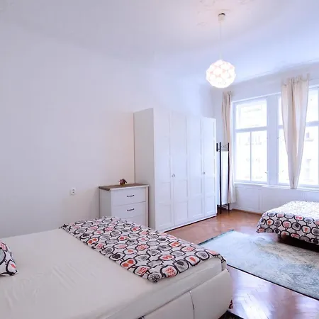 Apartments Vezenska Prague Exterior photo