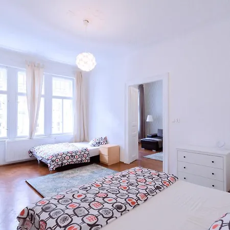 Apartments Vezenska Prague Exterior photo